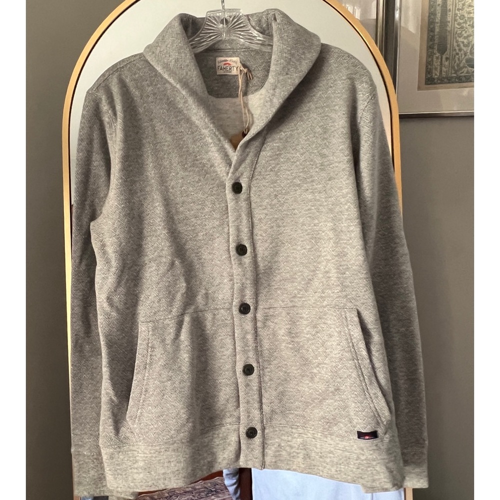 ** NWT**. Fahrety Men’s Herringbone shawl cardigan sweater. Heather gray M